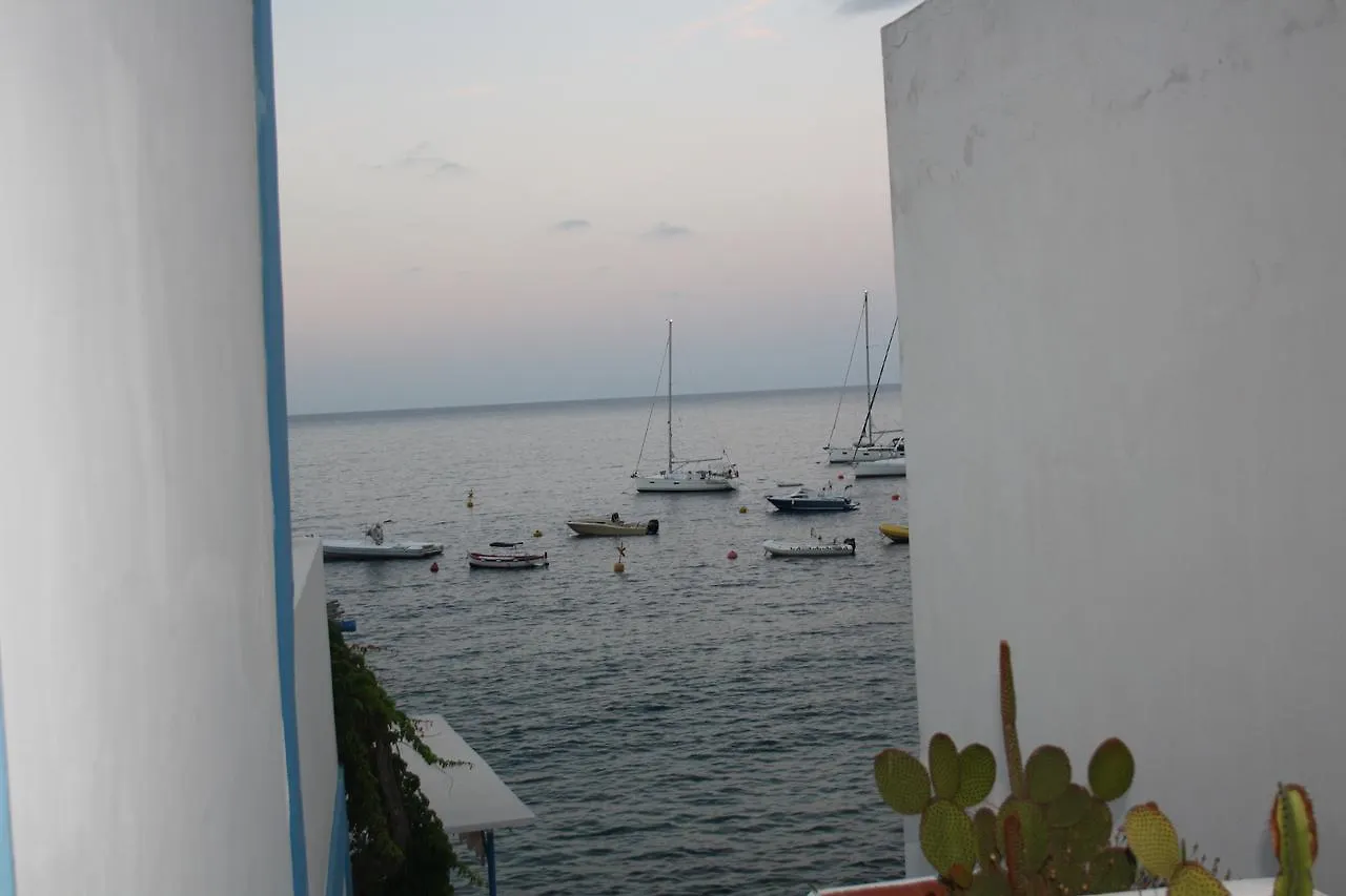 Da Nino Sul Mare Bed & Breakfast Pecorini