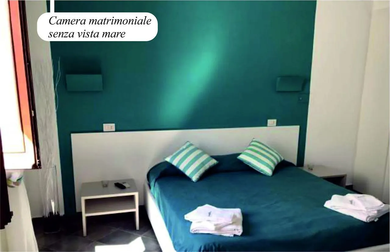 Da Nino Sul Mare Bed & Breakfast Pecorini 0*,