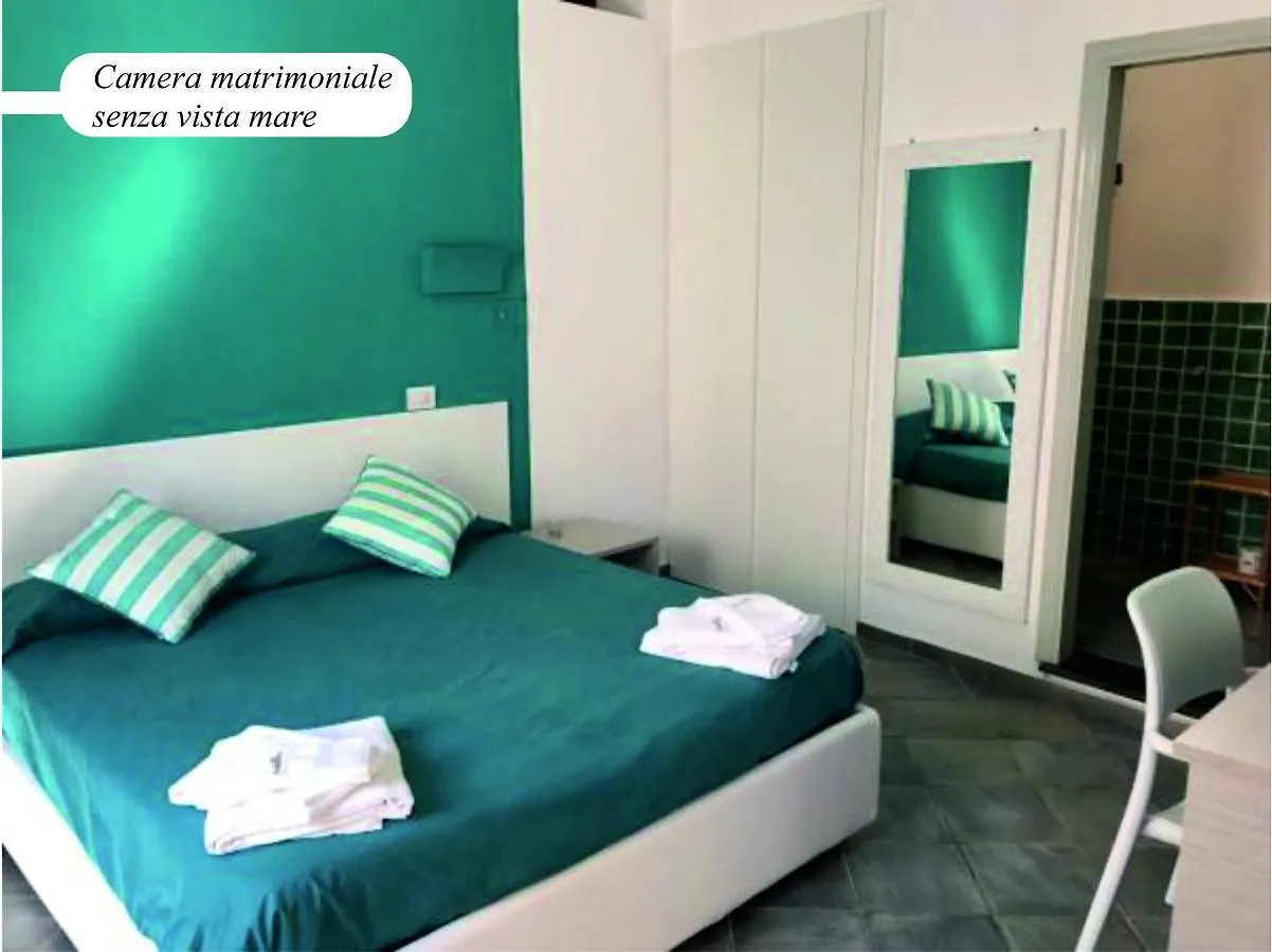 Da Nino Sul Mare Bed & Breakfast Pecorini Italy